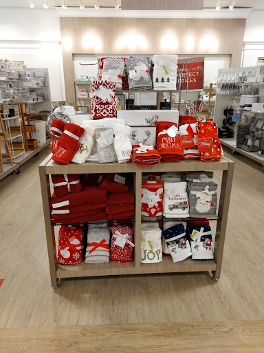 Department Store «HomeGoods», reviews and photos, 43 Woodbridge Center Dr, Woodbridge, NJ 07095, USA