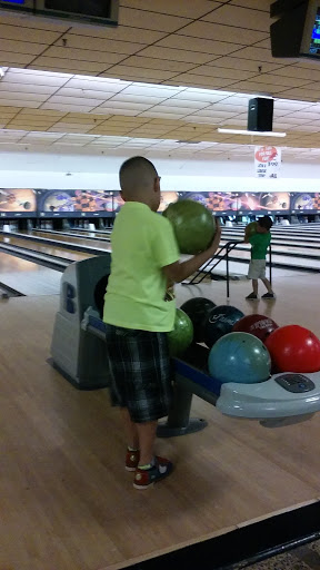 Bowling Alley «Mountainville Bowling Center», reviews and photos, 625 W Brookdale St, Allentown, PA 18103, USA
