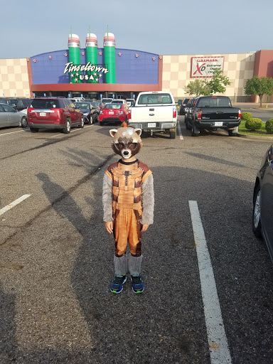 Movie Theater «Cinemark Tinseltown and XD», reviews and photos, 8400 Millicent Way, Shreveport, LA 71115, USA