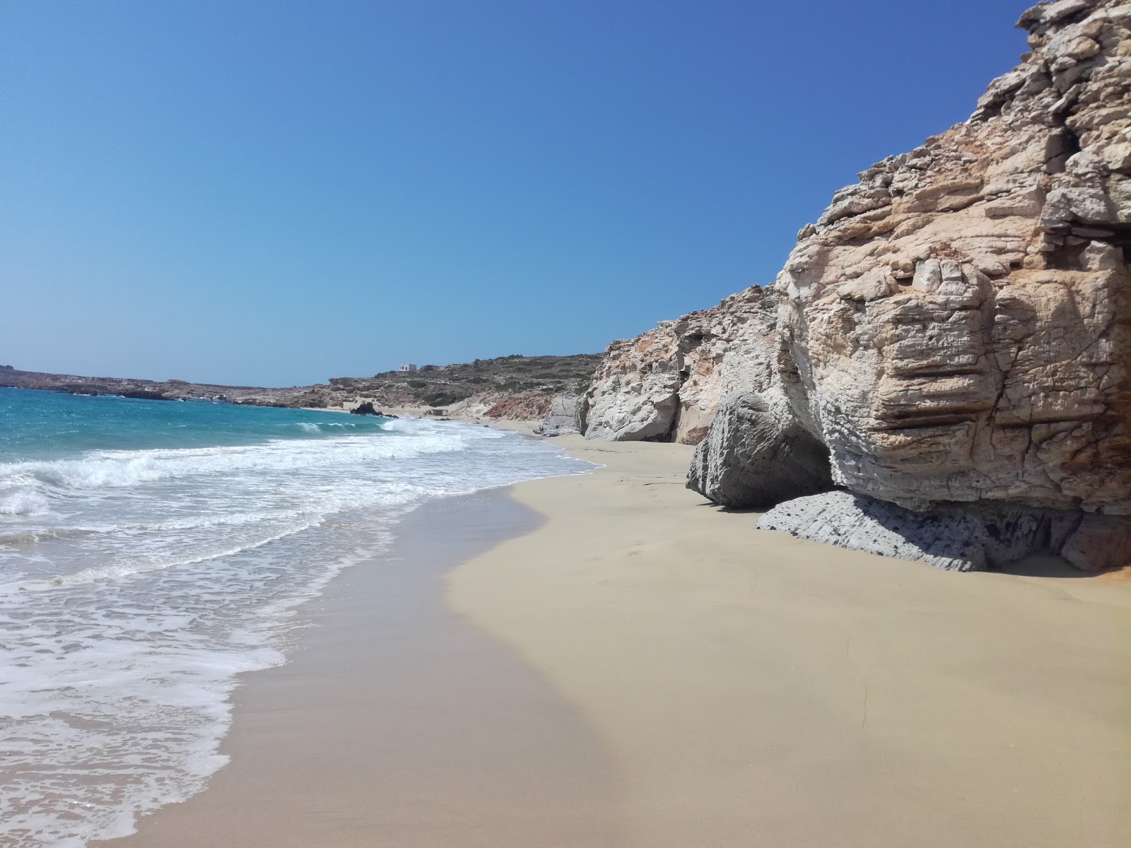 Foto von Armathia Beach mit mittlere buchten