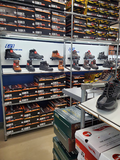 Shoe Store «SKECHERS Factory Outlet», reviews and photos, 1201 Airport Fwy #185, Euless, TX 76040, USA