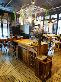Atmosphère du Restaurant français Hôtel restaurant Le Café de Paris à Brassac - n°18