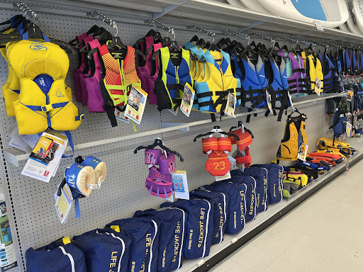 Marine Supply Store «West Marine», reviews and photos, 4141 S 76th St, Greenfield, WI 53220, USA