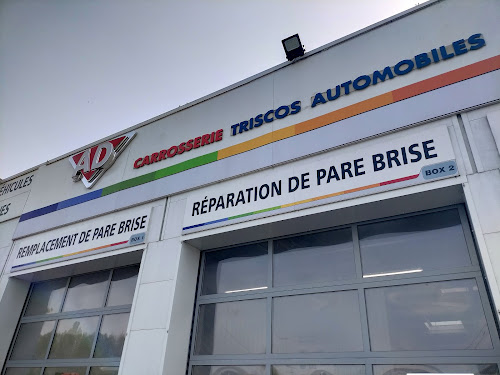 Borne de recharge de véhicules électriques Triscos Automobiles Charging Station Parentis-en-Born