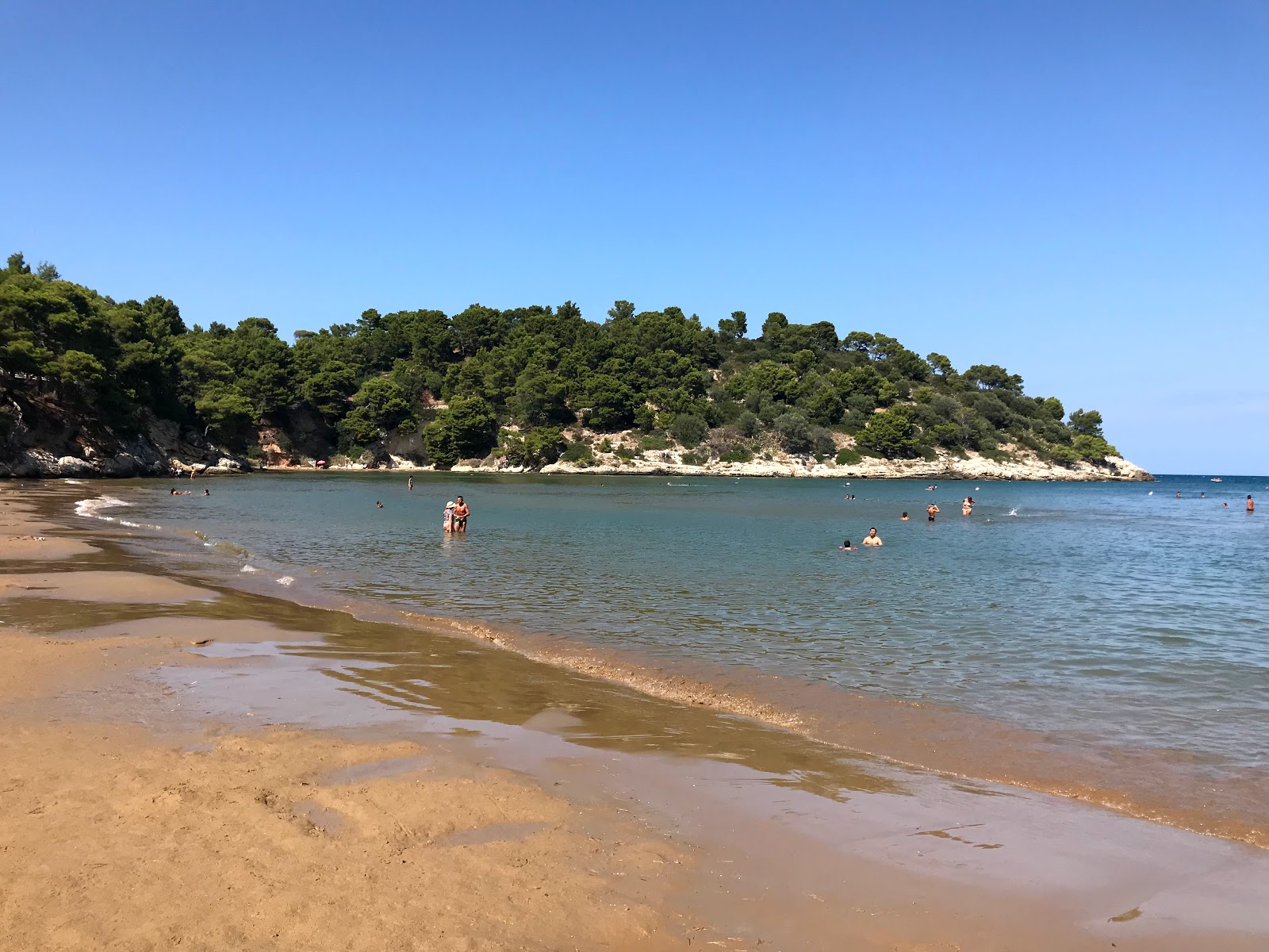 Foto van San Felice met bruin zand oppervlakte
