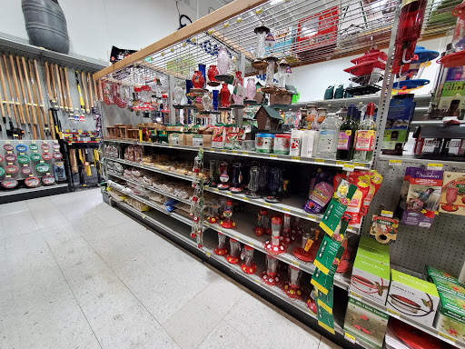 Animal Feed Store «Wilco Farm Store», reviews and photos, 734 McClaine St, Silverton, OR 97381, USA