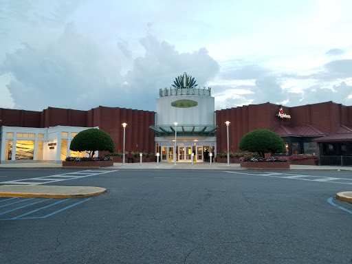 University Mall, 1701 McFarland Blvd E Suite 100, Tuscaloosa, AL 35404, USA, 
