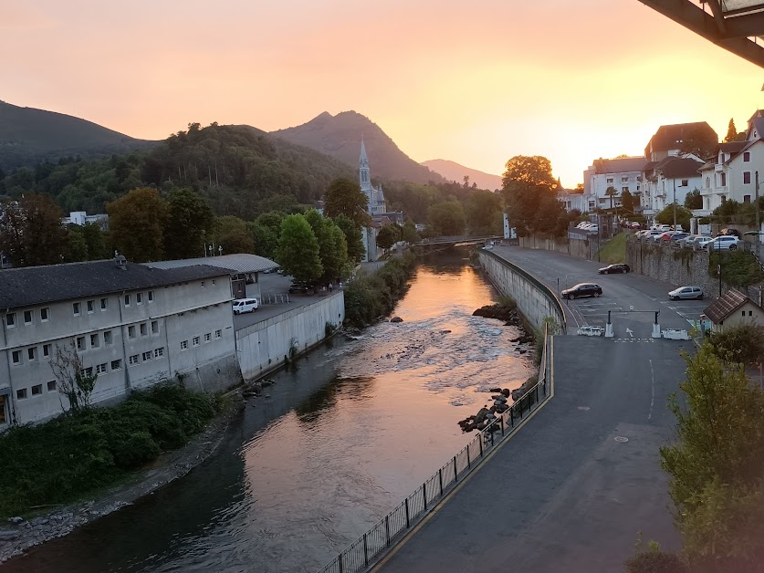 Salus Infirmorum - Lourdes à Lourdes