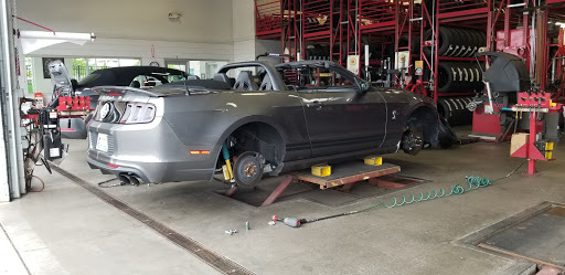 Tire Shop «Discount Tire Store - Woodbury, MN», reviews and photos, 570 Woodbury Dr, Woodbury, MN 55125, USA