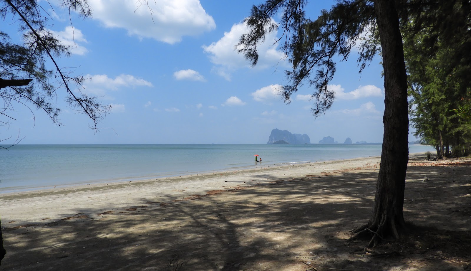 Chang Lang Beach'in fotoğrafı geniş plaj ile birlikte
