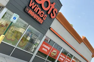 Hoots Wings by Hooters image