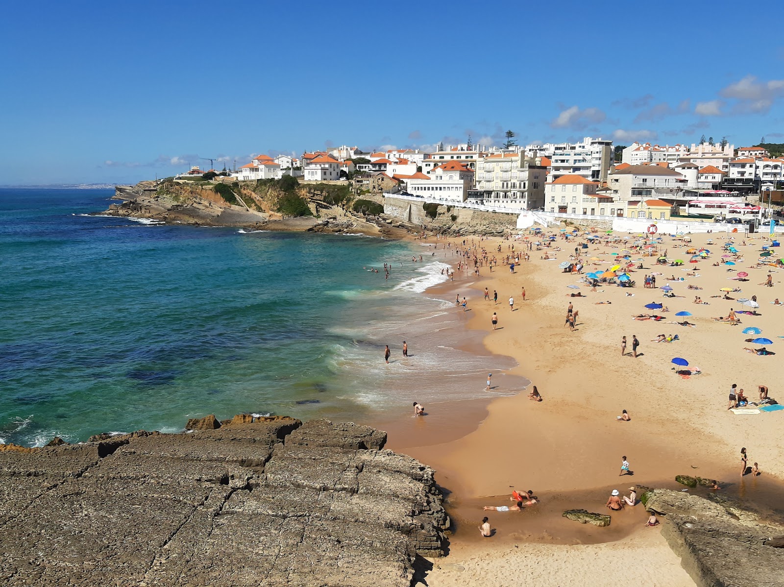 Photo of Praia das Macas with bright fine sand surface