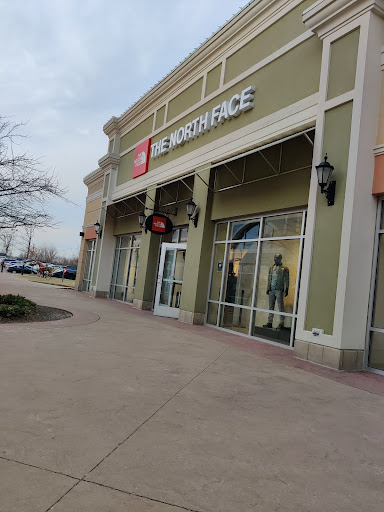 Clothing Store «The North Face Outlet», reviews and photos, 1155 Buck Creek Rd, Simpsonville, KY 40067, USA