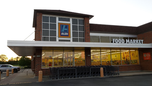 ALDI, 3340 Three Oaks Rd, Cary, IL 60013, USA, 