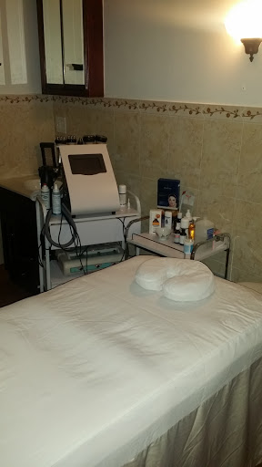 Beauty Salon «Voi Salon & Spa», reviews and photos, 17086 Collins Ave, Sunny Isles Beach, FL 33160, USA