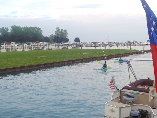 Park «Lake Front Park», reviews and photos, 23000 Jefferson Ave, St Clair Shores, MI 48080, USA
