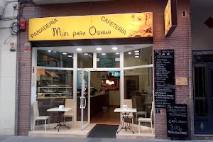 Cafetería Panaderia Miel Para Oshun image
