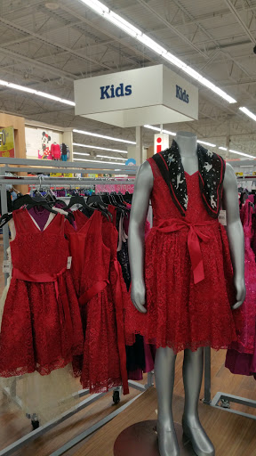 Grocery Store «Meijer», reviews and photos, 4775 24th Ave, Fort Gratiot Twp, MI 48059, USA