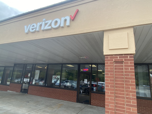 Russell Cellular, Verizon Authorized Retailer, 135 Storrs Rd, Mansfield Center, CT 06250, USA, 