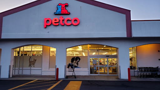 Petco Animal Supplies, 10 Sylvan St, Peabody, MA 01960, USA, 