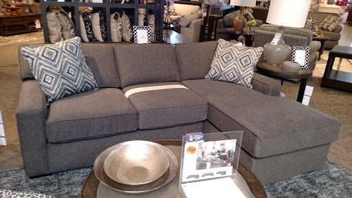 Furniture Store «Art Van Furniture - Toledo (Holland)», reviews and photos, 1301 E Mall Dr, Holland, OH 43528, USA