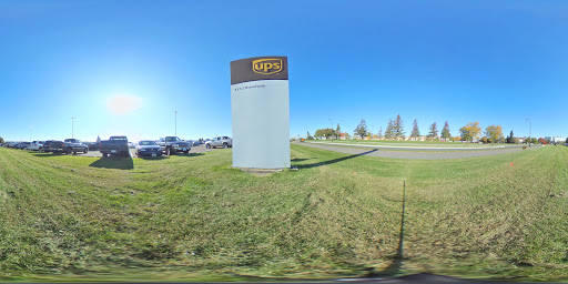 Shipping and Mailing Service «UPS Customer Center», reviews and photos, 3312 Broadway St NE, Minneapolis, MN 55413, USA