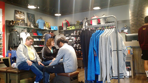 Shopping Mall «The Promenade Shops at Evergreen Walk», reviews and photos, 501 Evergreen Way #503, South Windsor, CT 06074, USA