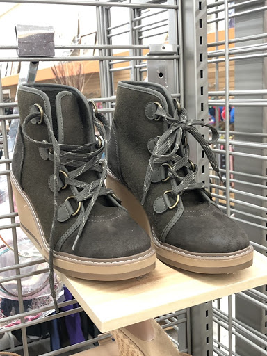 Thrift Store «B-thrifty - The Super Thrift Store», reviews and photos, 13412 Jefferson Davis Hwy, Woodbridge, VA 22191, USA