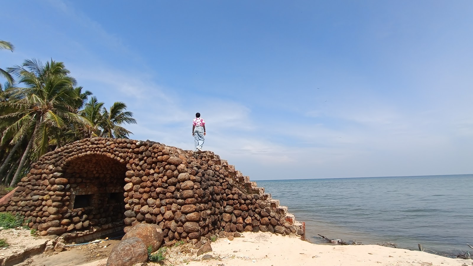 Foto de Sangumal Beach, Rameswaram - lugar popular entre os apreciadores de relaxamento