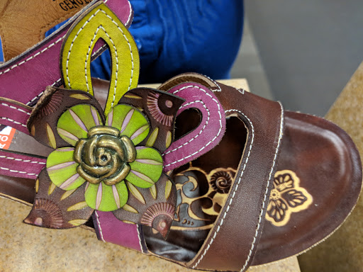 Shoe Store «DSW Designer Shoe Warehouse», reviews and photos, 135 NJ-35, Eatontown, NJ 07724, USA