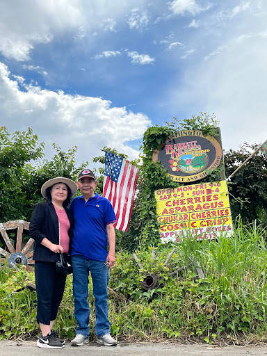 Produce Market «Washington Fruit Place At Barrett Orchards», reviews and photos, 1209 Pecks Canyon Rd, Yakima, WA 98908, USA