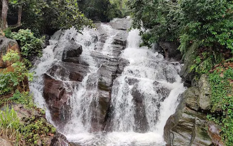 Galdola Ella Falls | ගල්දොල ඇල්ල image