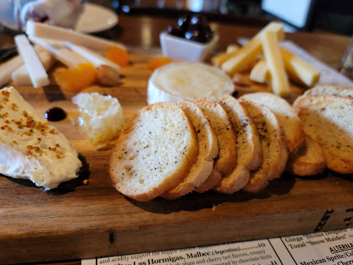 Wine Bar «Packing House Wines», reviews and photos, 540 W 1st St, Claremont, CA 91711, USA