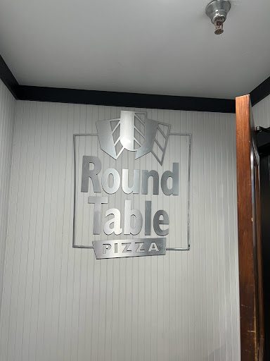 Pizza Restaurant «Round Table Pizza», reviews and photos, 686 Sutton Way, Grass Valley, CA 95945, USA
