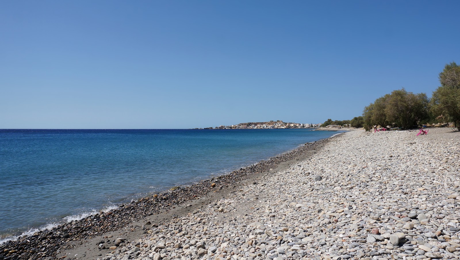 Photo de Keratides beach avec un niveau de propreté de assez propre