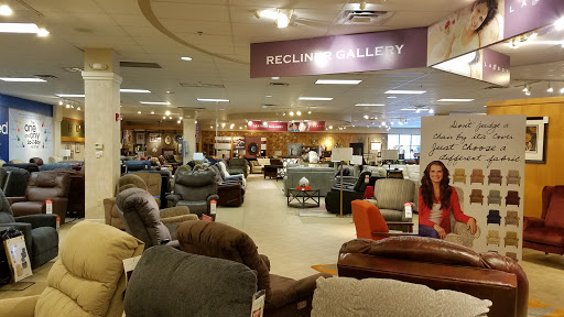 Furniture Store «La-Z-Boy Furniture Galleries», reviews and photos, 7790 Mentor Ave, Mentor, OH 44060, USA