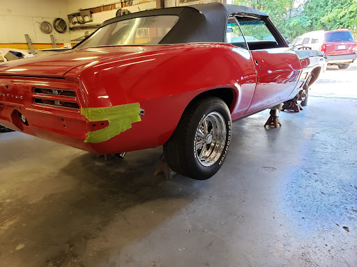 Auto Body Shop «G & M Auto Body Shop», reviews and photos, 1010 Van Wert St, Greensboro, NC 27403, USA