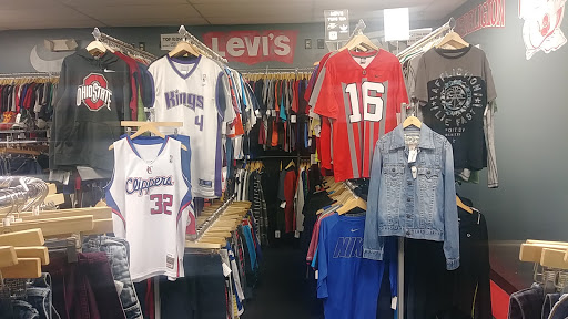 Used Clothing Store «Trending Threads LLC», reviews and photos, 711 E State St, Trenton, OH 45067, USA