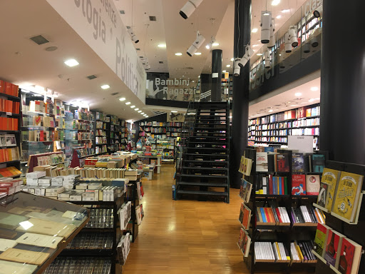 Libreria Libraccio Milano - Viale Romolo 9