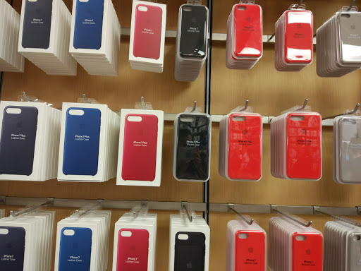 Computer Store «Apple Irvine Spectrum Center», reviews and photos, 763 Spectrum Center Dr, Irvine, CA 92618, USA