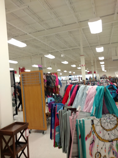 Department Store «T.J. Maxx», reviews and photos, 1300 Shingle Creek Xing, Brooklyn Center, MN 55430, USA
