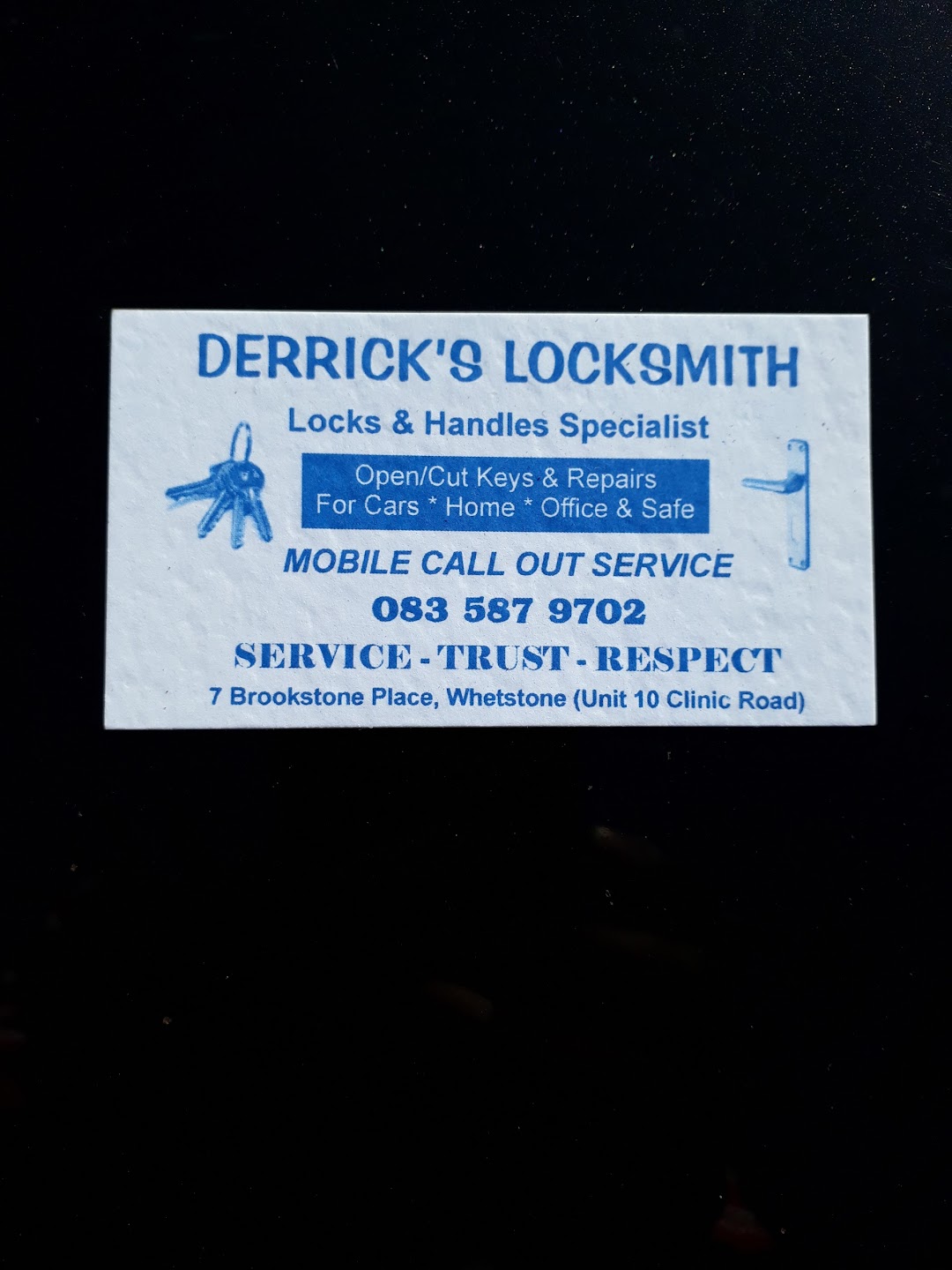 Derricks locksmith and signs