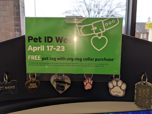 Pet Supply Store «Pet Supplies Plus», reviews and photos, 1748 N Harlem Ave, Elmwood Park, IL 60707, USA