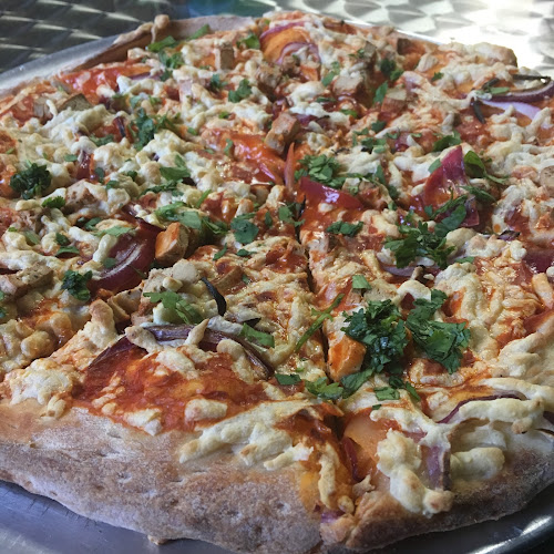 #5 best pizza place in Los Angeles - Cruzer Pizza 100% Vegan