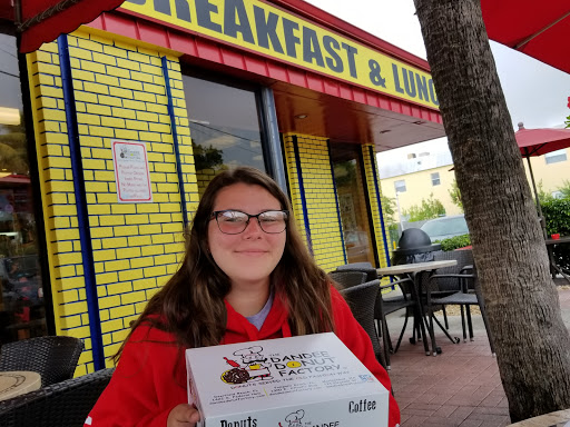 Donut Shop «Dandee Donut Factory», reviews and photos, 1900 E Atlantic Blvd, Pompano Beach, FL 33060, USA