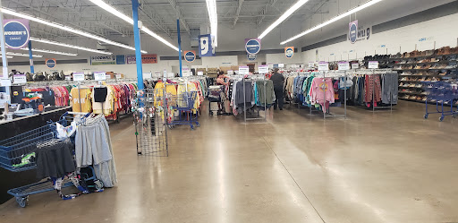 Thrift Store «7th & Bell Goodwill Retail Store & Donation Center», reviews and photos, 17037 N 7th Ave, Phoenix, AZ 85023, USA