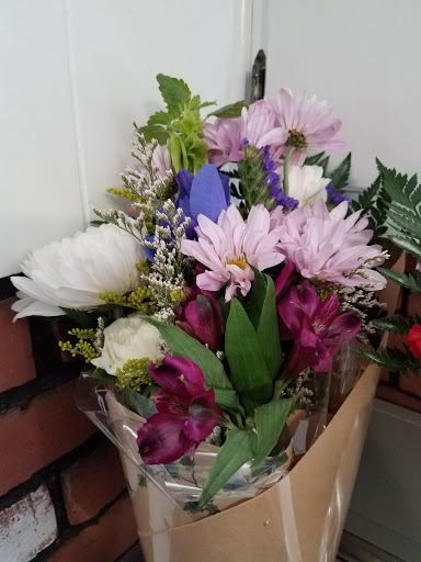 Florist «Park Square Florist», reviews and photos, 1300 Park Ave, Woonsocket, RI 02895, USA