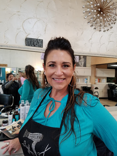 Beauty Salon «Friends on Third Salon», reviews and photos, 401 N 3rd St, Hamilton, OH 45011, USA