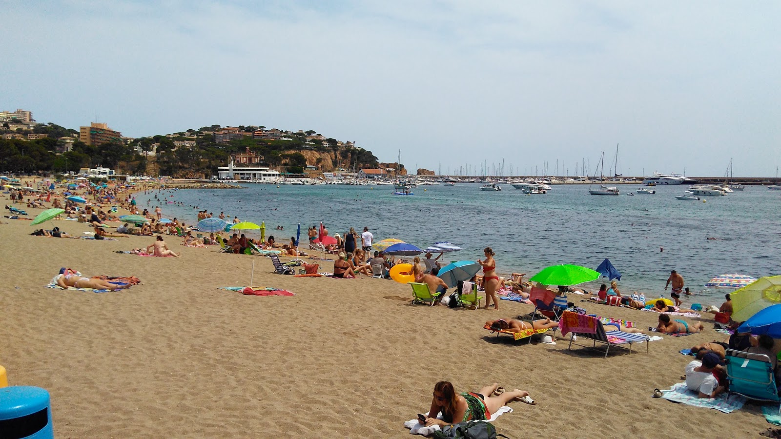 Foto van Playa de Sant Feliu voorzieningenruimte