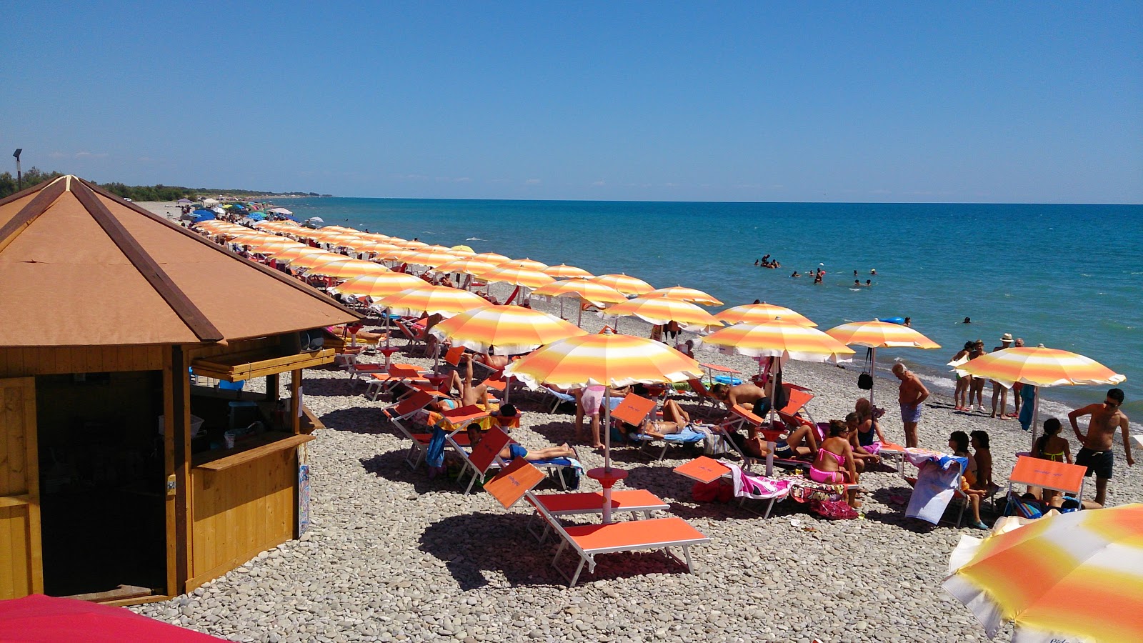 Rocca Imperiale Beach'in fotoğrafı - tatil için iyi evcil hayvan dostu nokta